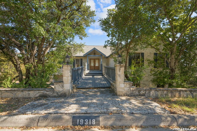 19318 Strauss Property Photo 1