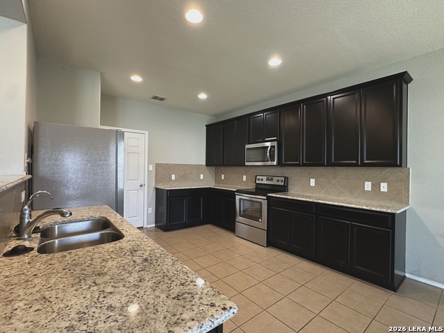 11746 Silver Fld Property Photo 7
