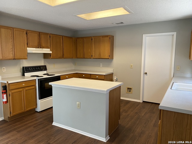 10811 Redbush Park Property Photo 5