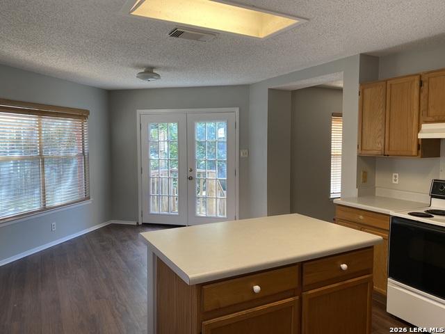10811 Redbush Park Property Photo 6