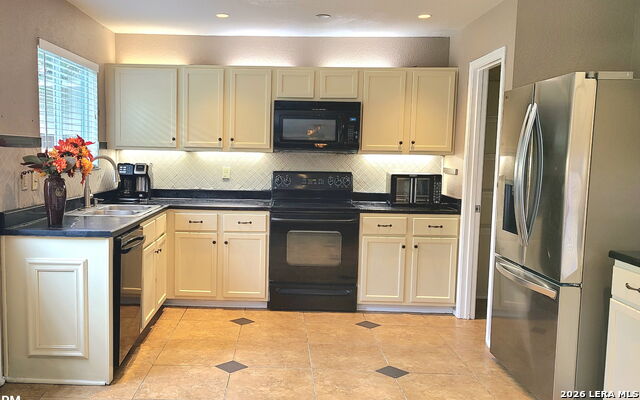 8426 Silver Brush Property Photo 7