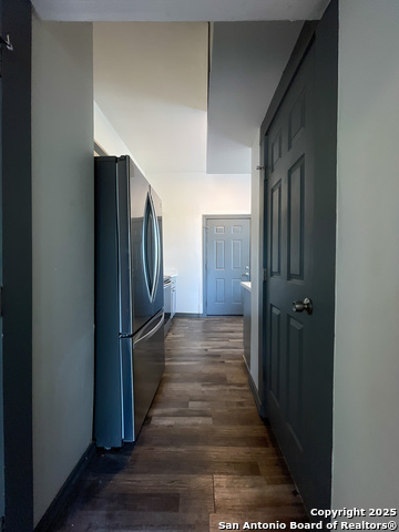 802 Montana St Property Photo 6