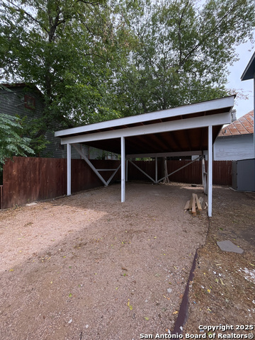 802 Montana St Property Photo 16