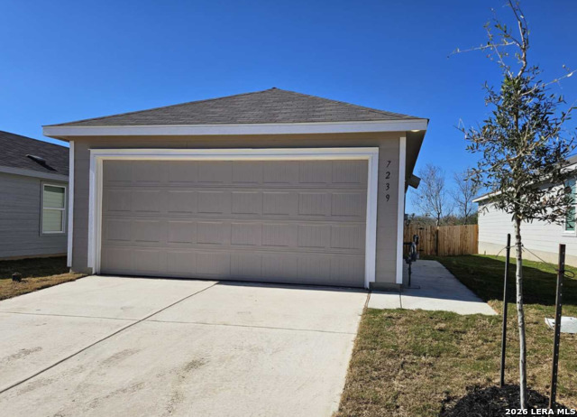 7239 Pasture Run Property Photo 1