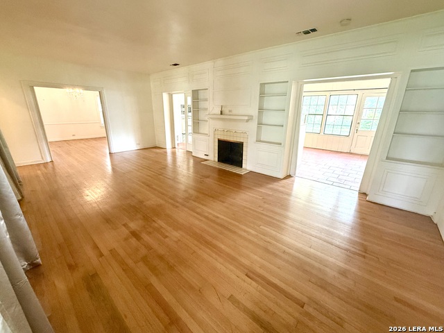 247 Club Dr Property Photo 3