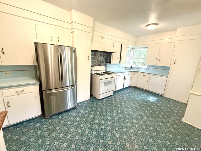 247 Club Dr Property Photo 11