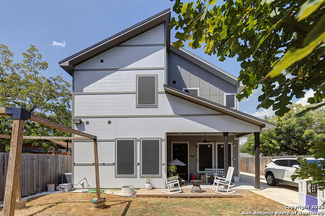 2224 Hicks Ave Property Photo 1