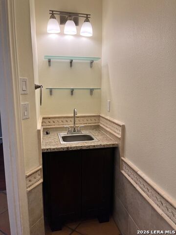 7707 Broadway Property Photo 4