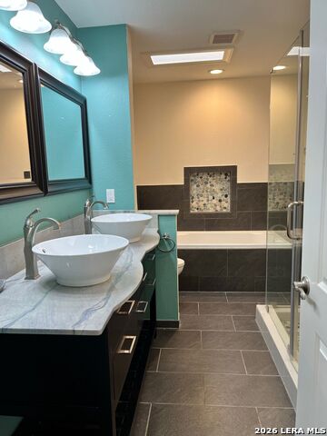 7707 Broadway Property Photo 11