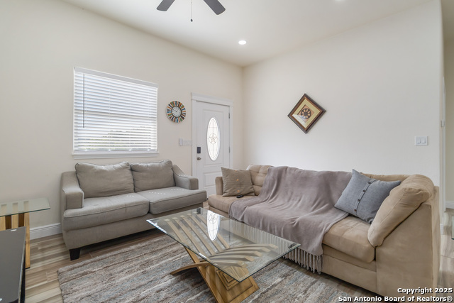 567 Hummingbird Property Photo 4