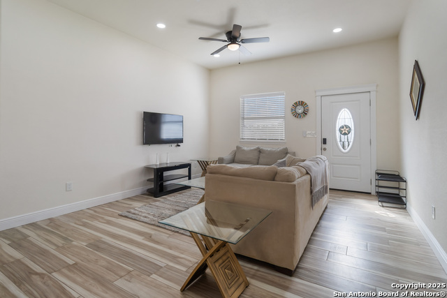 567 Hummingbird Property Photo 5