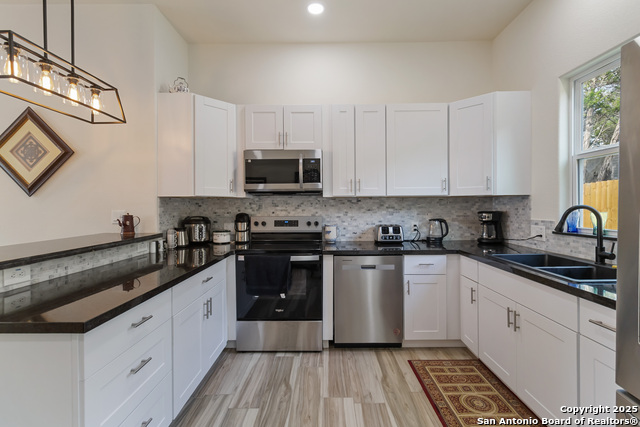 567 Hummingbird Property Photo 9
