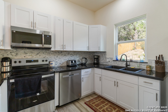 567 Hummingbird Property Photo 11