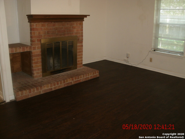 409 E Wright Blvd Property Photo 4