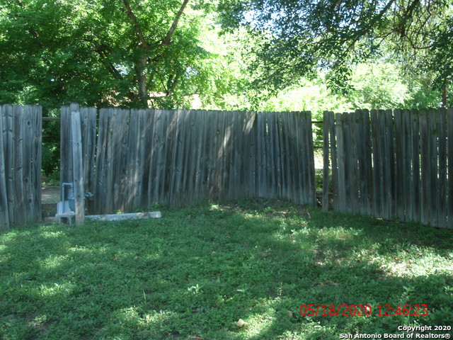 409 E Wright Blvd Property Photo 8