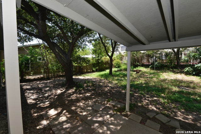 7217 Leading Oaks Property Photo 15