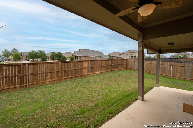 863 Maroon St Property Photo 36