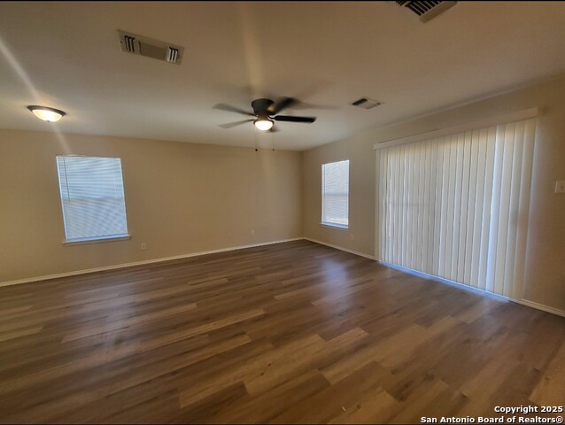 754 Pinafore St Property Photo 5