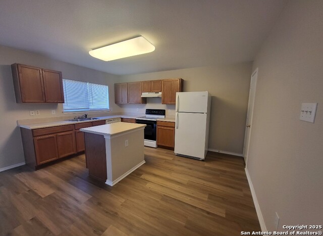 754 Pinafore St Property Photo 6
