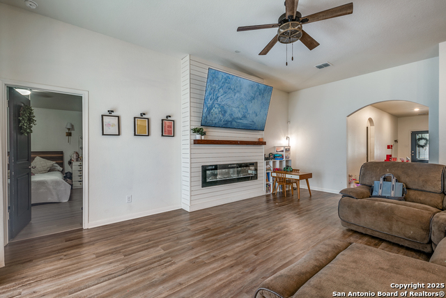 6122 Underwood Way Property Photo 3