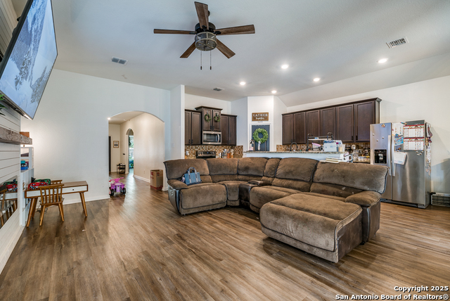 6122 Underwood Way Property Photo 4