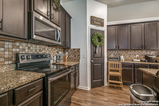 6122 Underwood Way Property Photo 10