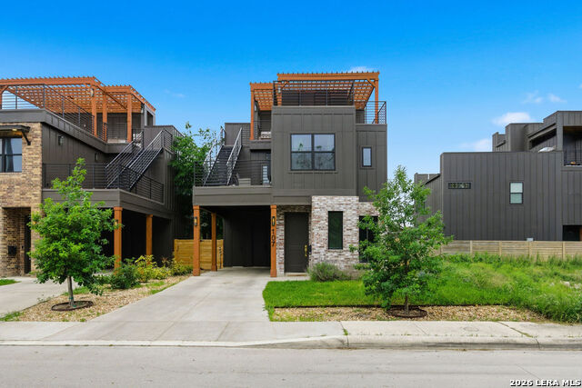 107 Dowdy St Property Photo 2