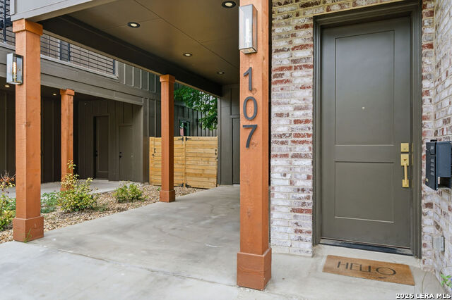 107 Dowdy St Property Photo 3