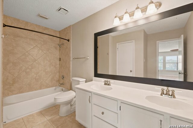 2410 Cedar Property Photo 11