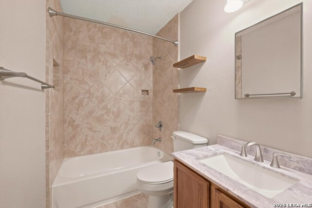 2410 Cedar Property Photo 13
