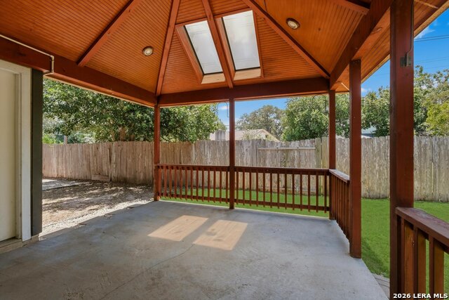 2410 Cedar Property Photo 15