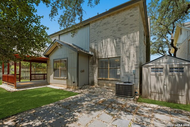 2410 Cedar Property Photo 17