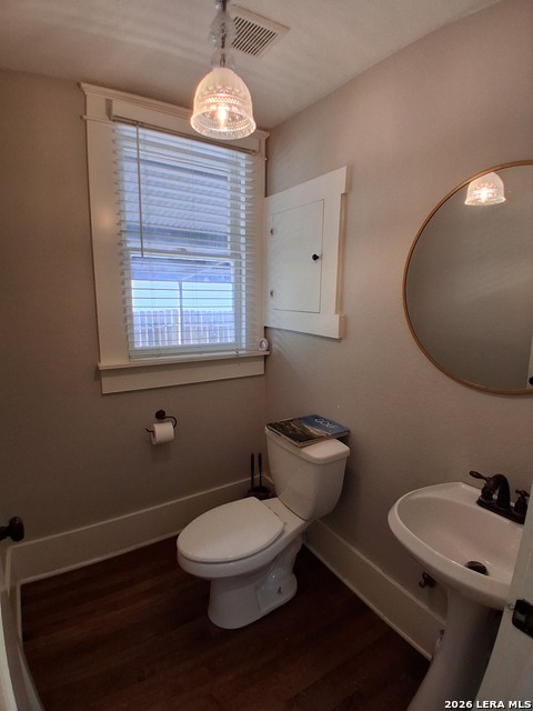 619 Cedar St Property Photo 8