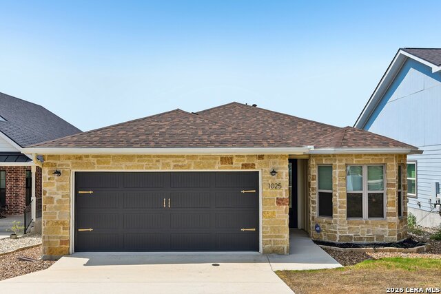 1025 Roanoke Property Photo 1