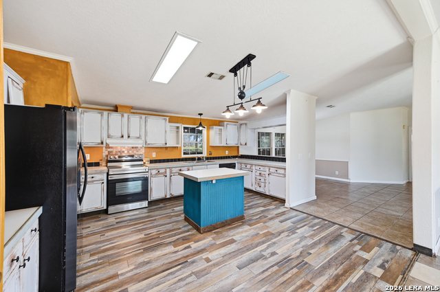 357 Dallas St Property Photo 12