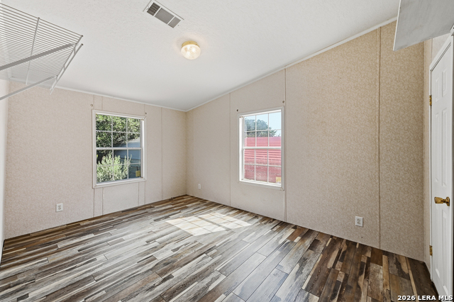 357 Dallas St Property Photo 38