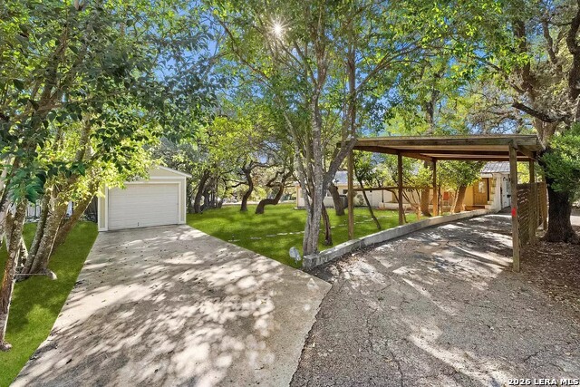 25327 Triangle Loop Property Photo 4
