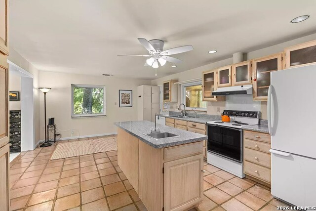 25327 Triangle Loop Property Photo 7