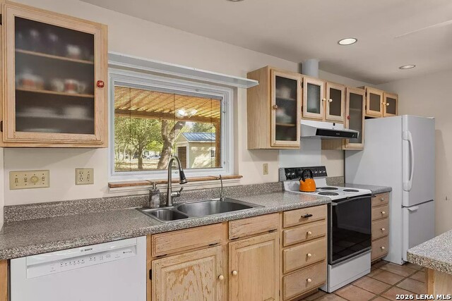 25327 Triangle Loop Property Photo 8