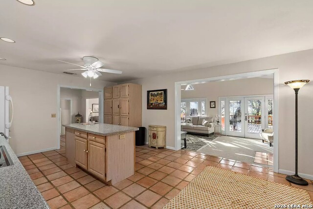 25327 Triangle Loop Property Photo 9