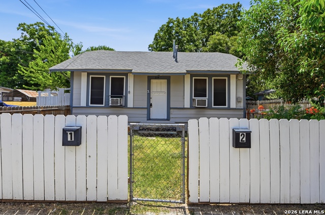 214 E Huff Ave Property Photo 1