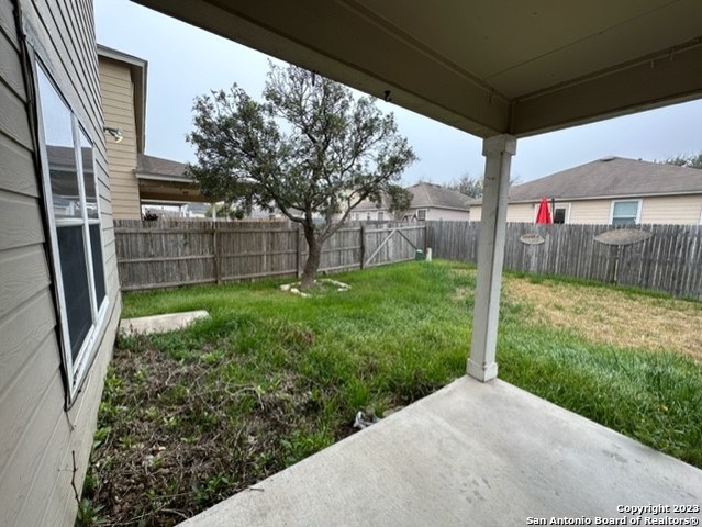 2111 Red Rock Xing Property Photo 13