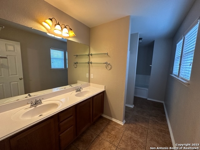 2111 Red Rock Xing Property Photo 32