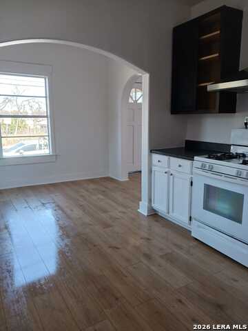 414 W Theo Ave Property Photo 10
