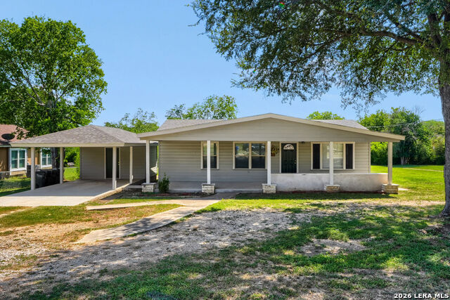 1211 N Bishop St Property Photo 1