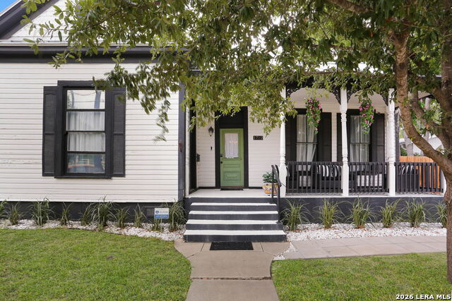 1712 N Pine St Property Photo 1
