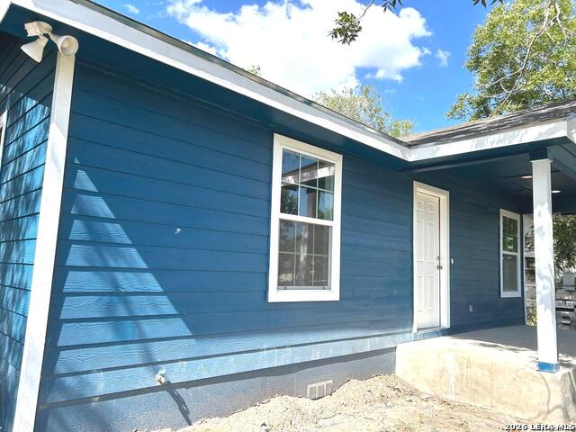 811 Vickers Property Photo 9