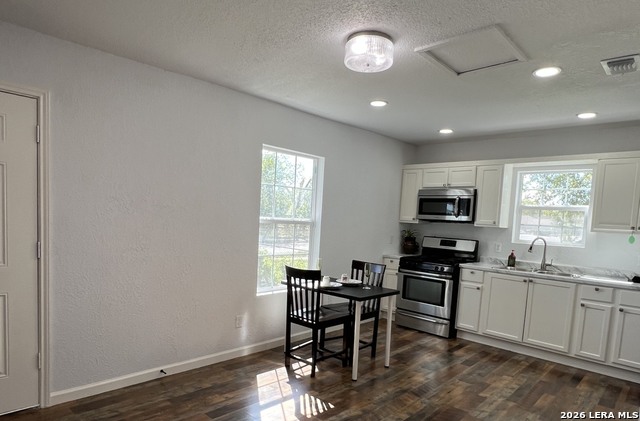 811 Vickers Property Photo 11