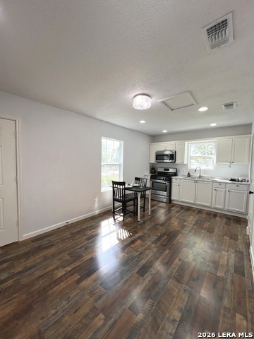 811 Vickers Property Photo 12
