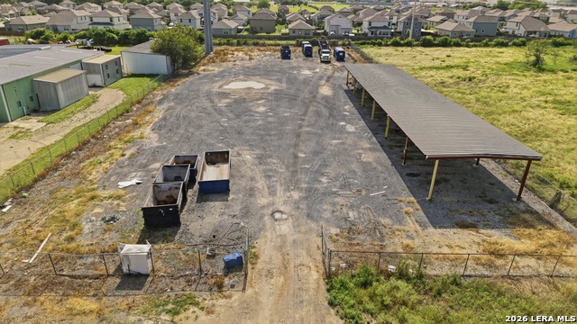 2476 N Heideke St Property Photo 4